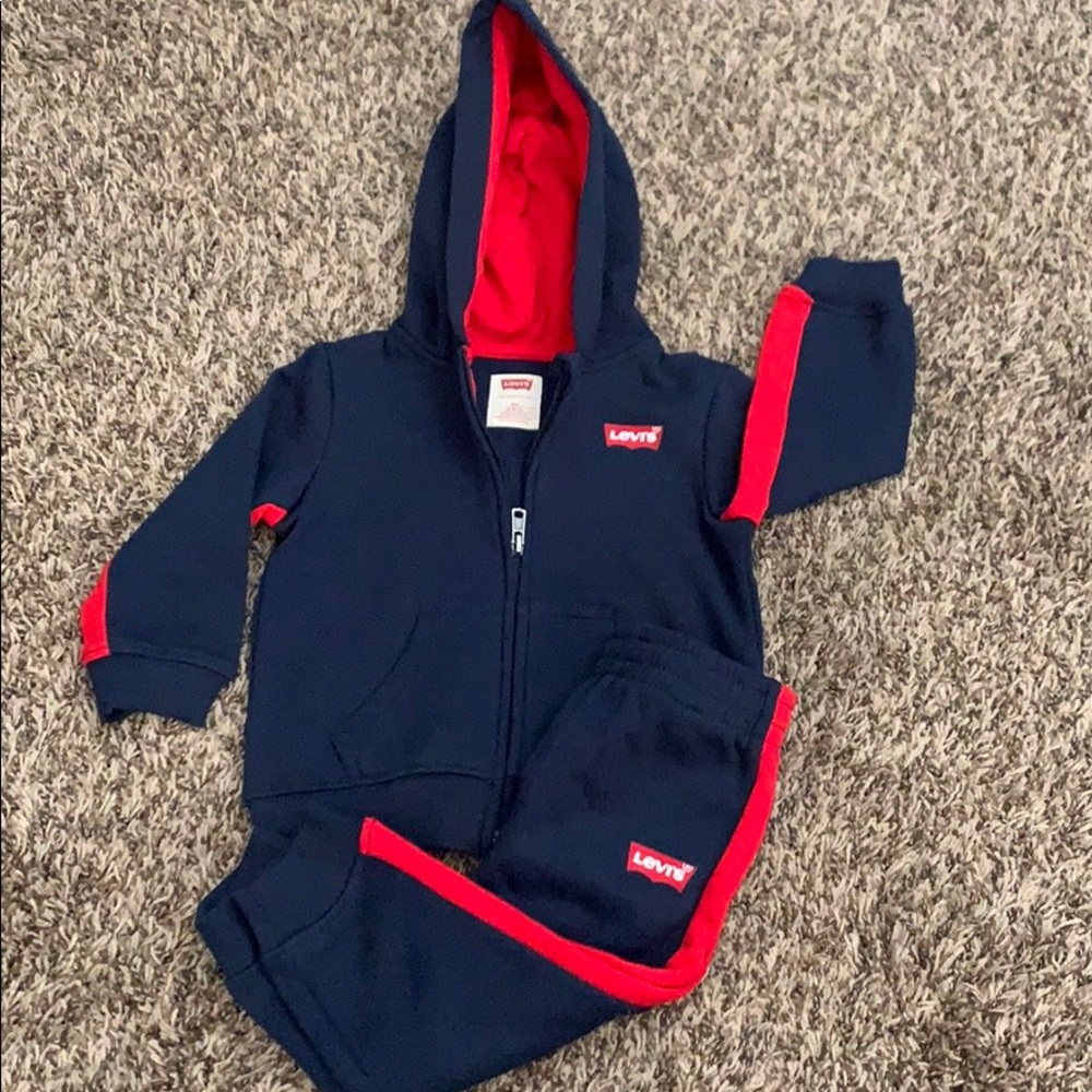 *NWOT* Levi’s Baby Boy matching sweater & pants